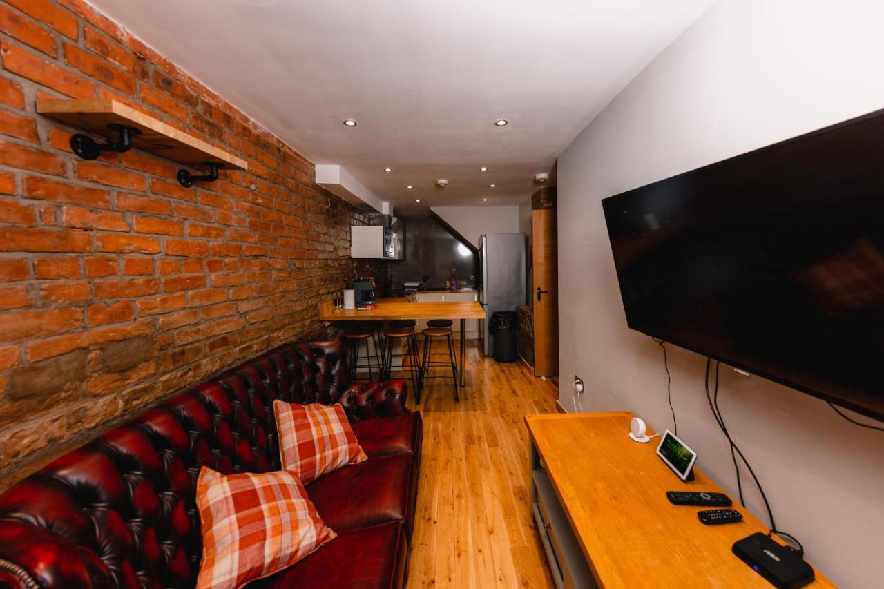 Superb Luxury Quality Central On Canal